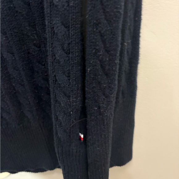 Tommy Hilfiger Women's Sweater in Navy with Red and White Pattern - Picture 3 of 8